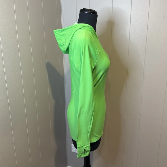 C Under Armour Women’s Large Hoodie Sweater Fitted Cold Gear Embroidered - Picture 3 of 7